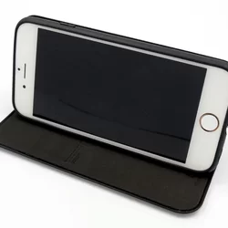 Telefontok UNIQ Fekete Kihajtható Tok - iPhone 6 / 6S (8719273222218)-2