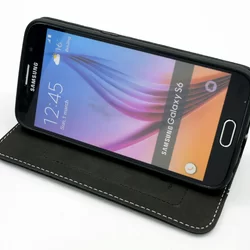 Telefontok UNIQ Fekete Kihajtható Tok - Samsung Galaxy S6 (8719273222096)-2