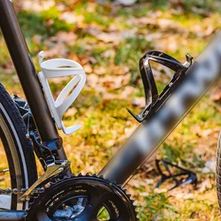 Biciklis kiegészítő: Forever - bicikli vázra helyezhető kulacstartó, fehér műanyag-1