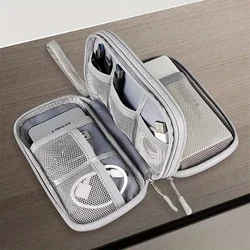 Univerzális két rekeszes táska digitális kiegészítőkhöz, cipzáras - szürke-5