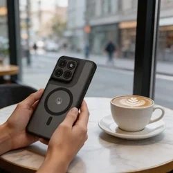 Telefontok Motorola Edge 70 5G - Tech-Protect Magmat - MagSafe kompatibilis áttetsző műanyag hátlap tok, fekete szilikon kerettel-6