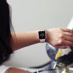 Apple Watch 2 / 3 / 4 / 5 / 6 / 7 / 8 / 9 / Ultra / SE (42/44/45/49 mm) - mágneses rose gold fémszíj-1